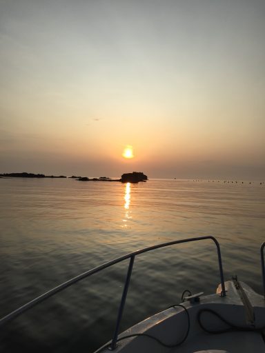 Coucher de soleil sur le bateau